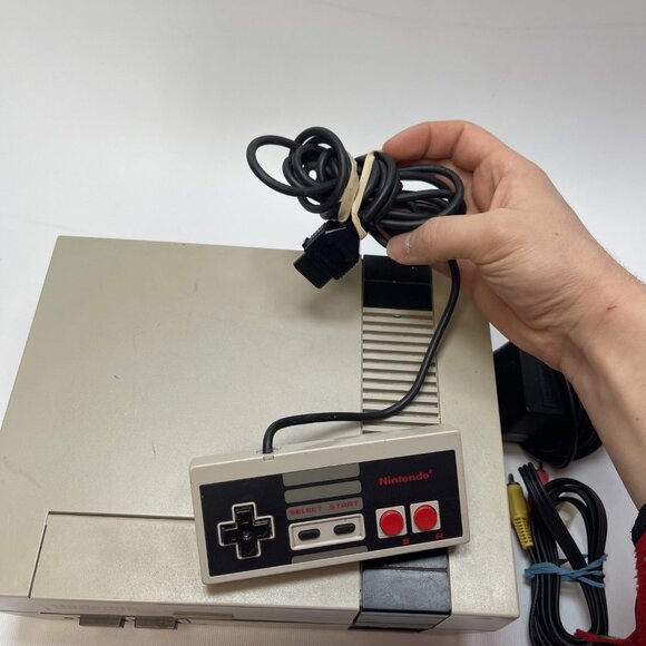 Nintendo Entertainment System NES Console Cables + Controllers + Game Tested - Picture 7 of 12